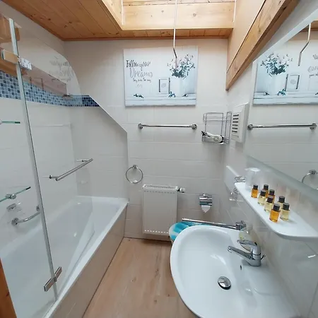 - Waldschlößchen Apartment 3*